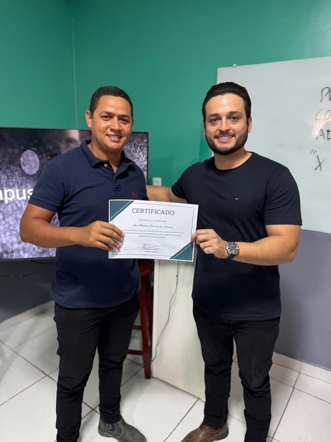 Entrega de certificado do treinamento Do Campus ao Campo