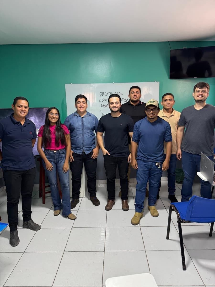 Turma reunida ao fim de um treinamento Do Campus ao Campo